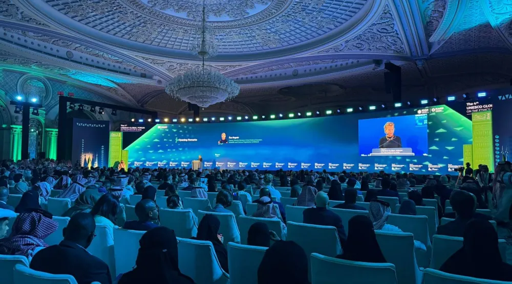إحدى جلسات المنتدى العالمي الرابع لليونيسكو لأخلاقيات الذكاء الاصطناعي في الرياض (الشرق الأوسط)