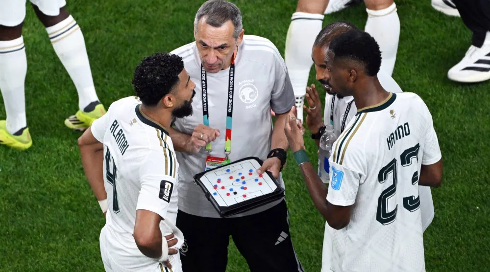 المنتخب السعودي يبحث عن لقب خليجي رابع على أرضه (رويترز)