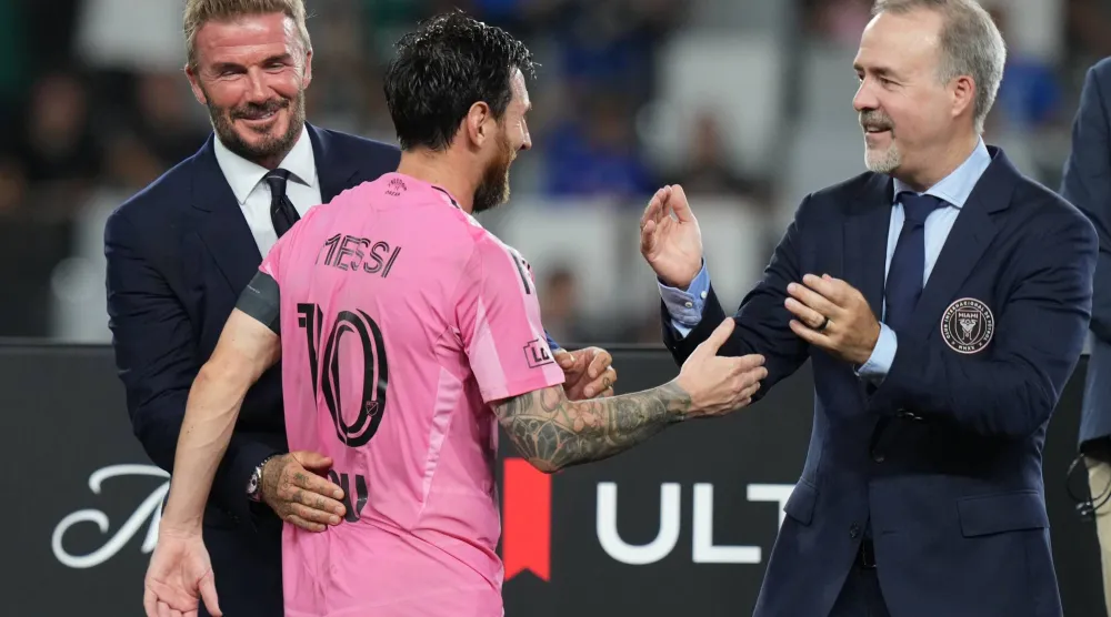 بيكهام خلال تتويج إنتر ميامي بقيادة ميسي بكأس الأبطال (أ.ب)