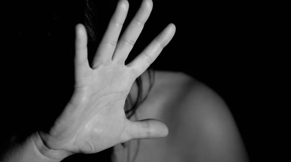 تتعرض واحدة تقريباً من كل 5 نساء لعنف من قِبل الشريك قد يفضي إلى الموت (بكسباي)