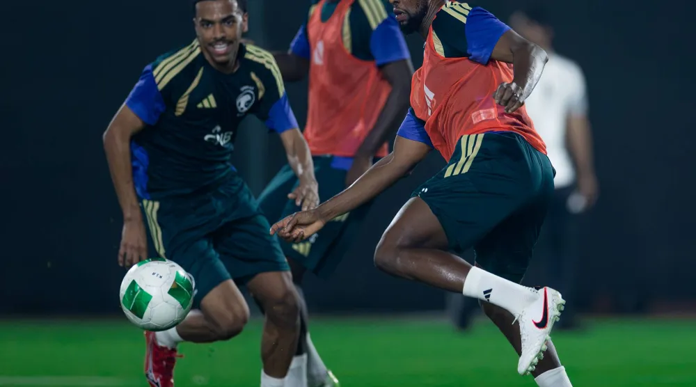 كادش والجوير خلال المران (المنتخب السعودي)
