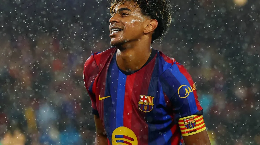 لامين يامال مهاجم برشلونة (رويترز)