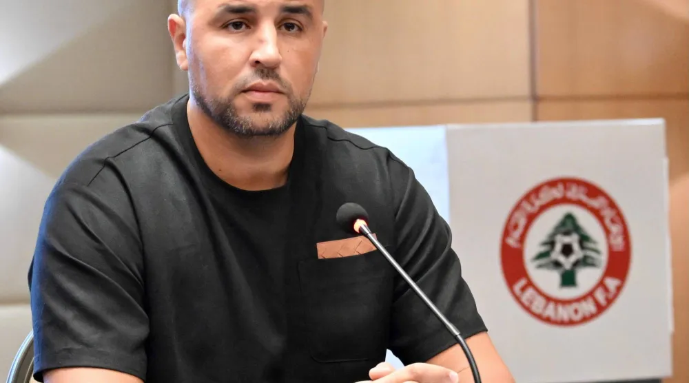 المدير الفني لمنتخب لبنان لكرة القدم الجزائري مجيد بوقرّة (الشرق الأوسط)
