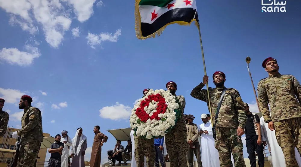 تشييع الجنود الذين قتلوا في الانفجار (أ.ف.ب)