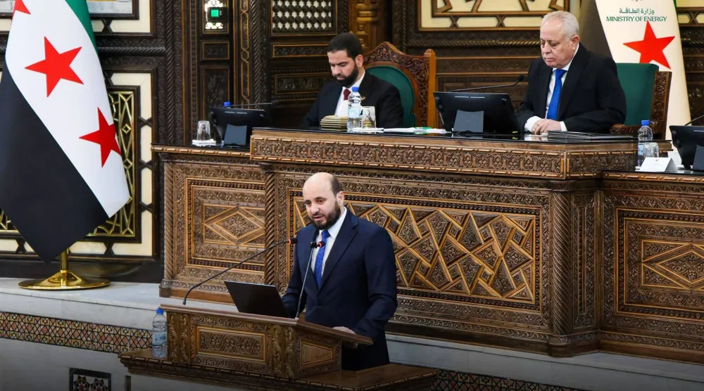 وزير الطاقة السوري محمد البشير يقدّم إحاطة في مجلس الشعب حول واقع قطاع الطاقة وارتفاع أسعار المحروقات (حساب الوزارة)
