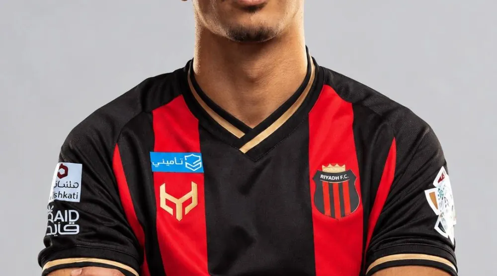 عصام بحري لاعب نادي الرياض (حساب النادي)