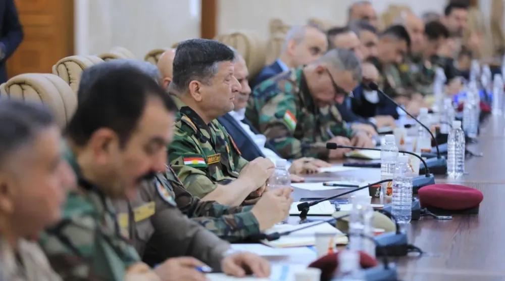Kürdistan Bölgesel Yönetimi Peşmerge Bakanlığı yetkilileri, Bağdat’ta güvenlik koordinasyonu amacıyla düzenlenen bir toplantıda. (Arşiv, Resmî medya)