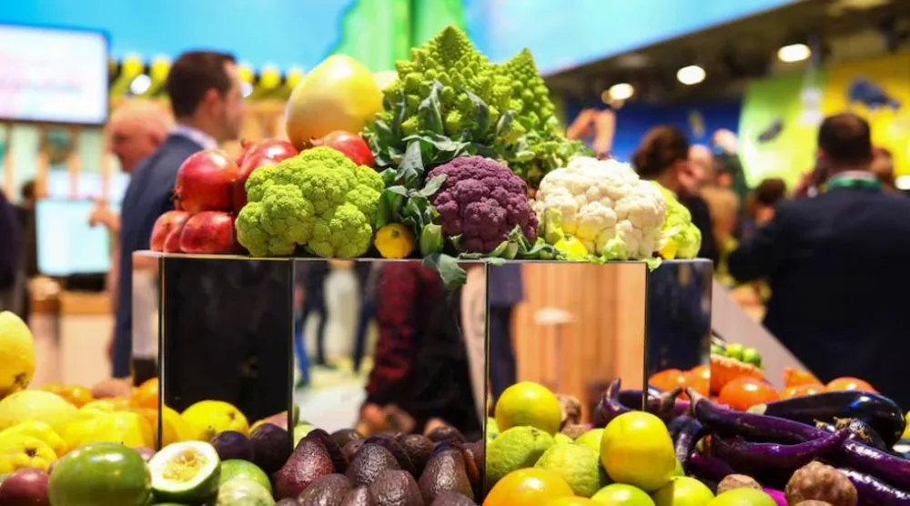 مواد غذائية وخضراوات خلال معرض «الأسبوع الأخضر الدولي» في برلين (رويترز)