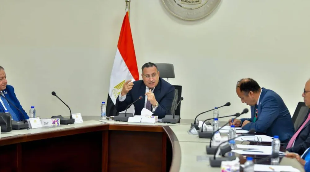 القائم بأعمال وزير الثقافة خلال اجتماع  باللجنة العليا لمعرض القاهرة الدولي للكتاب (وزارة الثقافة)