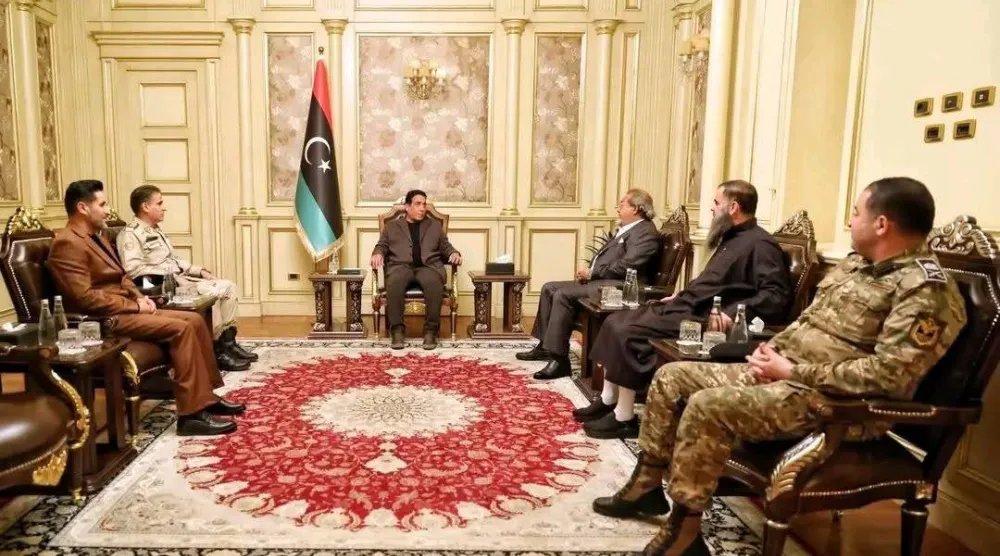 اجتماع سابق بين محمد المنفي رئيس المجلس الرئاسي الليبي وحسين العايب في طرابلس (مكتب المنفي)