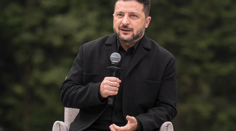 الرئيس الأوكراني فولوديمير زيلينسكي يحضر فعالية في منطقة إيفانو فرانكيفسك بأوكرانيا 18 سبتمبر 2026 (إ.ب.أ)
