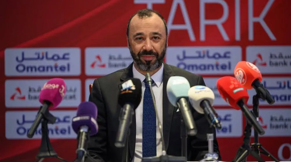المغربي طارق السكتيوي المدير الفني لمنتخب عُمان (الاتحاد العُماني) 