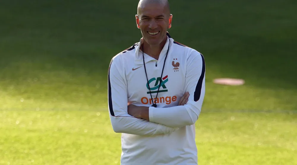 France's head coach Zinedine Zidane takes part in a training session four days ahead of France's UEFA Nations League football match against Türkiye in Clairefontaine-en-Yvelines outside Paris, on September 21, 2026. (AFP) 