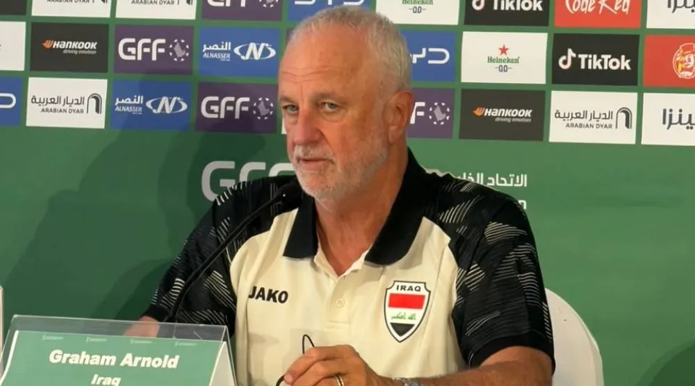 غراهام أرنولد مدرب منتخب العراق (الشرق الأوسط)