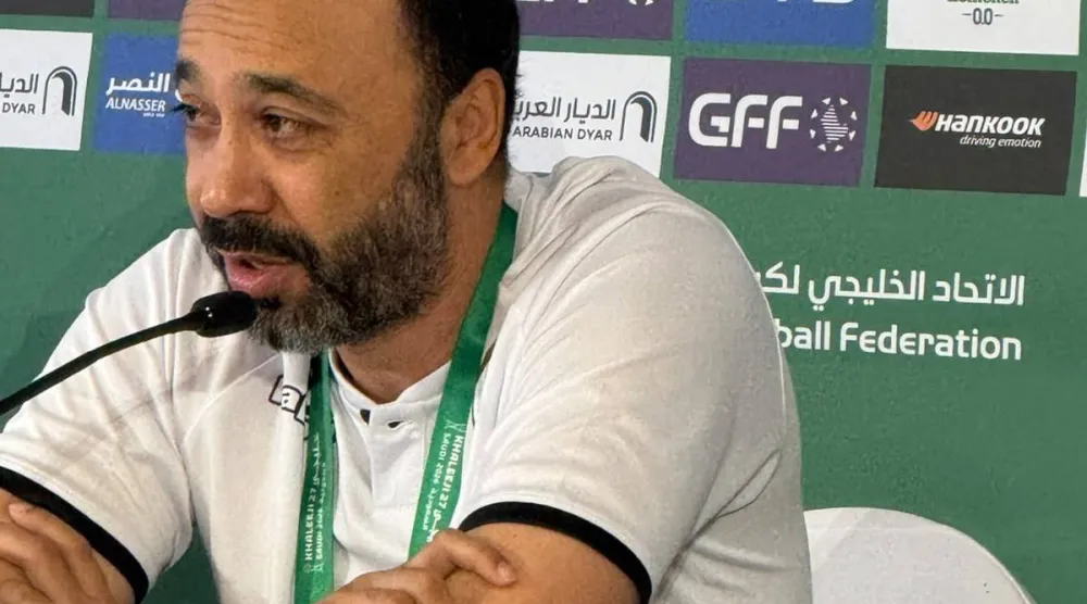 طارق السكتيوي مدرب منتخب عمان (الشرق الأوسط)