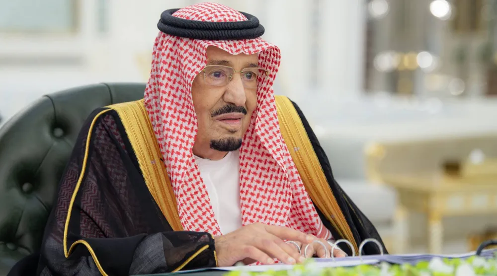 خادم الحرمين الشريفين الملك سلمان بن عبد العزيز لدى ترؤسه جلسة مجلس الوزراء في جدة الثلاثاء (واس)