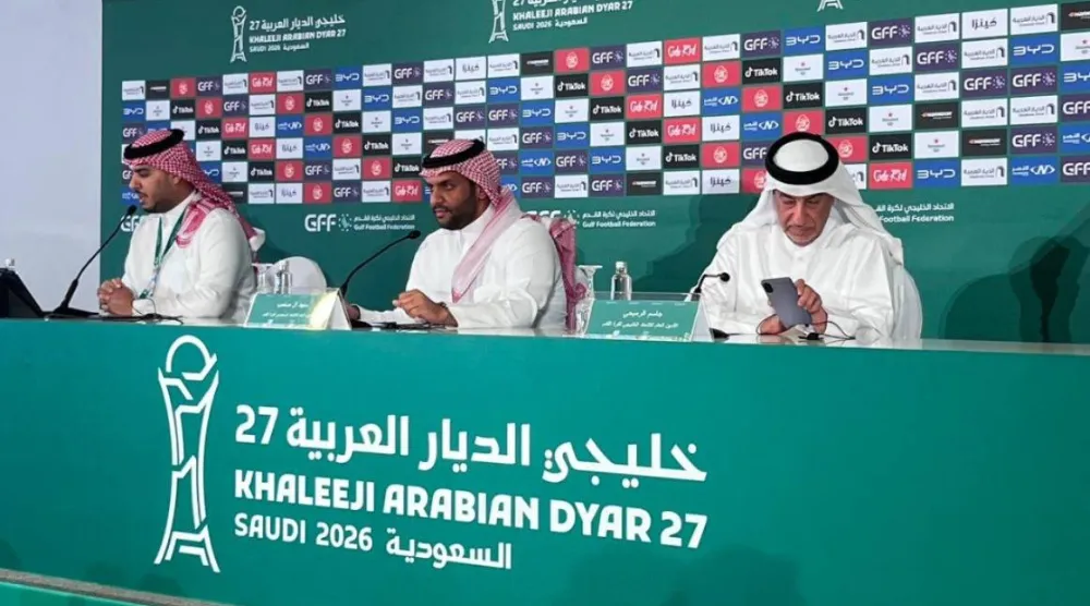 جاسم الرميحي الأمين العام للاتحاد الخليجي لكرة القدم خلال مؤتمر صحافي (الشرق الأوسط)