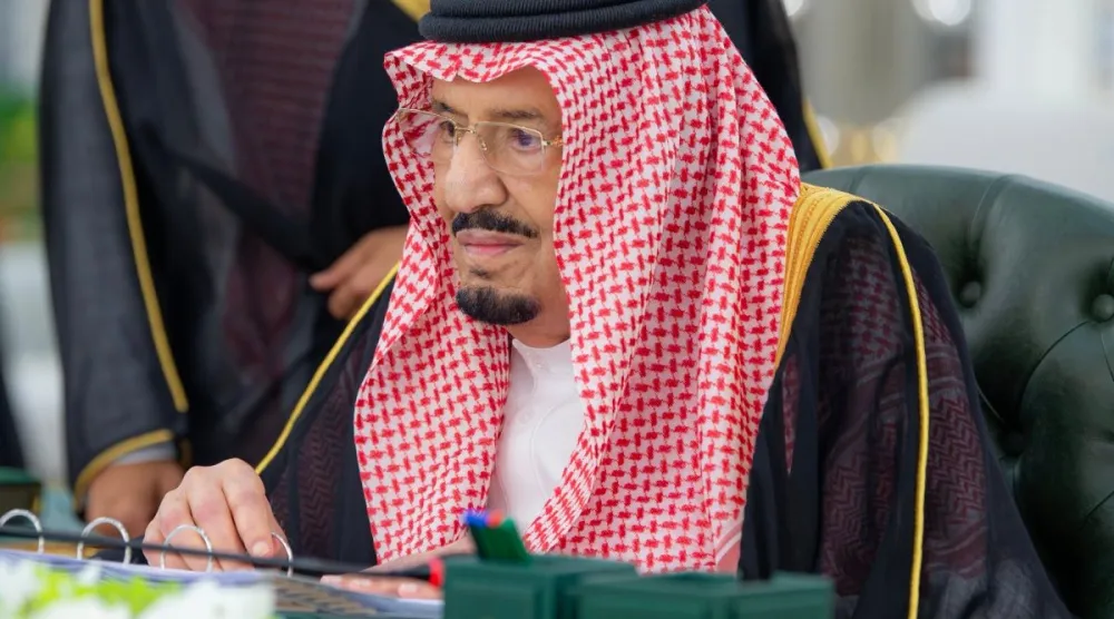 خادم الحرمين الشريفين الملك سلمان بن عبد العزيز لدى ترؤسه جلسة مجلس الوزراء في جدة الثلاثاء (واس)