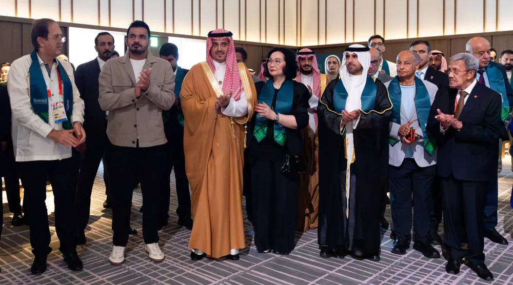 الأمير فهد بن جلوي خلال استقباله المهنئين باليوم الوطني السعودي (الشرق الأوسط)