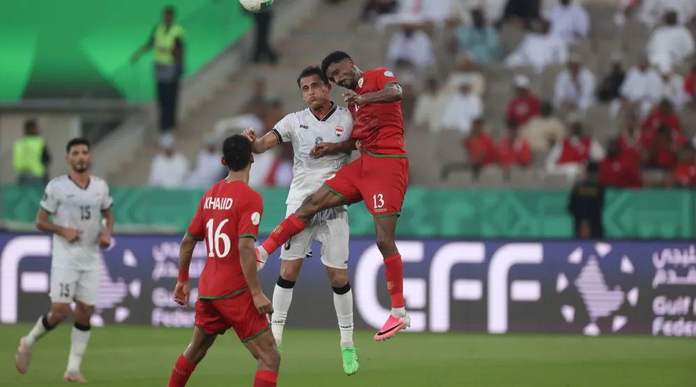 من المباراة التي جمعت عمان والعراق في كأس الخليج (تصوير: عدنان مهدلي)