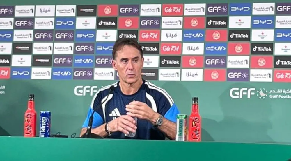 الإسباني جوليان لوبيتيغي مدرب المنتخب القطري (الشرق الأوسط)