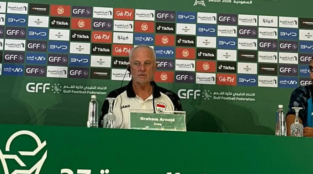 الأسترالي غراهام أرنولد مدرب المنتخب العراقي (الشرق الأوسط)