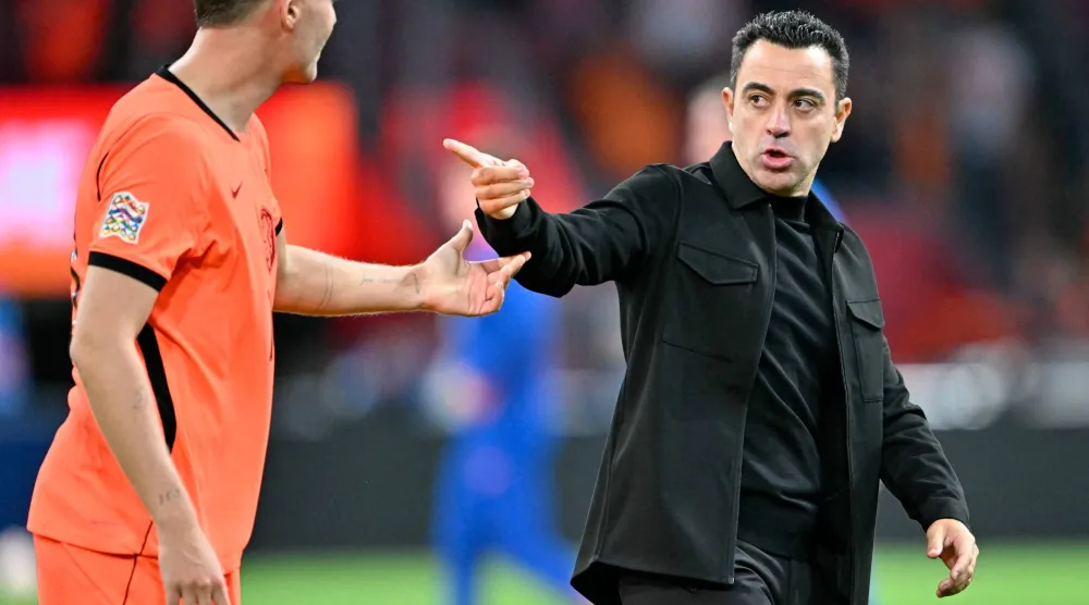 تشافي هيرنانديز المدير الفني لمنتخب هولندا (أ.ف.ب)