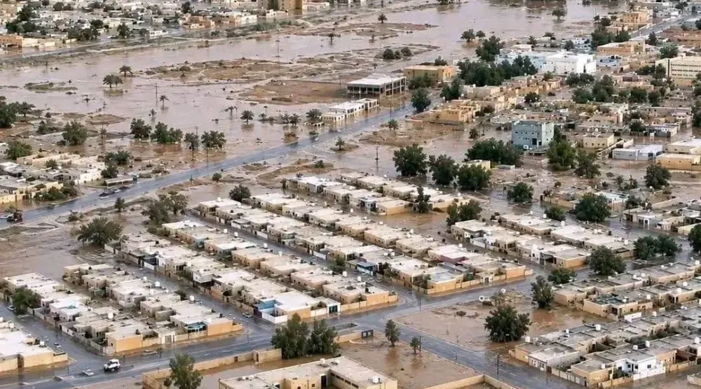 مياه السيول تغمر مدينة مزدة الليبية (صفحات موثوقة على مواقع التواصل الاجتماعي)