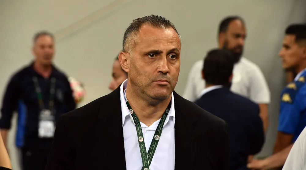 إبراهيم حمداني المدير الفني الجديد للمنتخب الجزائري (أ.ب)