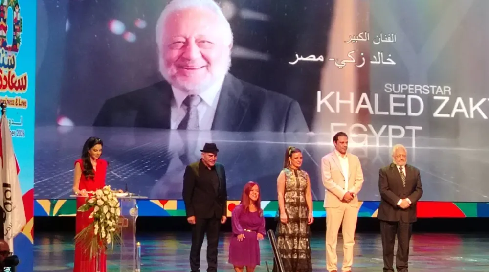 خلال تكريمه مع الفنانين في مهرجان «أولادنا» (إدارة المهرجان)