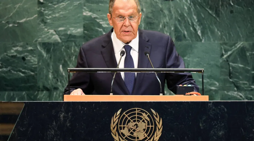 وزير الخارجية الروسي سيرغي لافروف يلقي كلمة أمام الجمعية العامة للأمم المتحدة في نيويورك (رويترز)