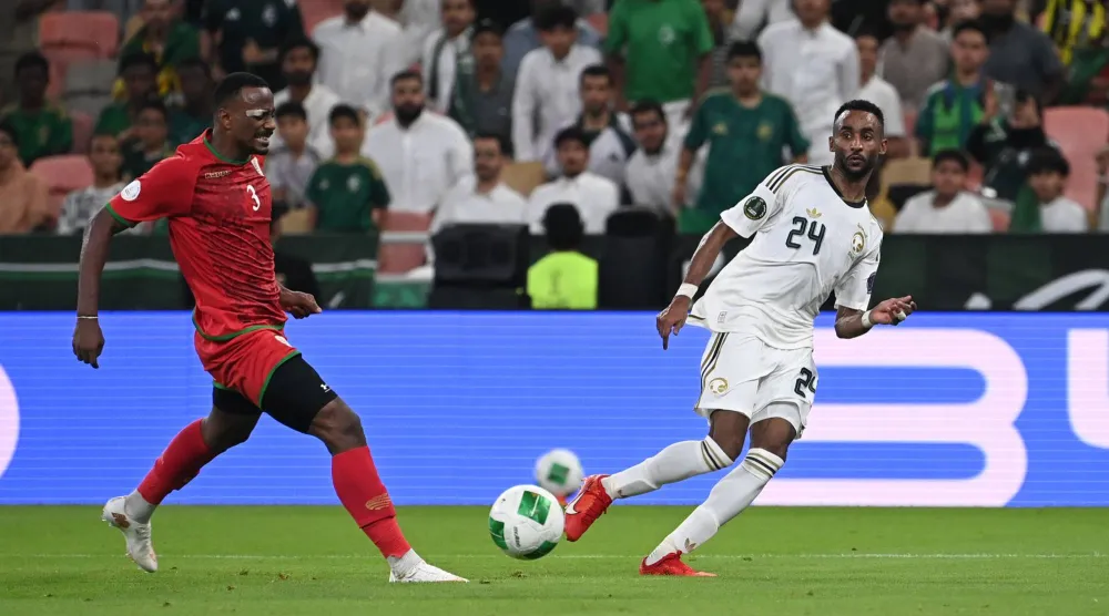 متعب الحربي لاعب المنتخب السعودي (تصوير: علي خمج)