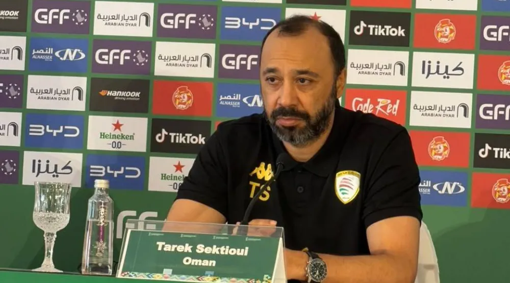 المغربي طارق السكتيوي مدرب المنتخب العماني (الشرق الأوسط) 