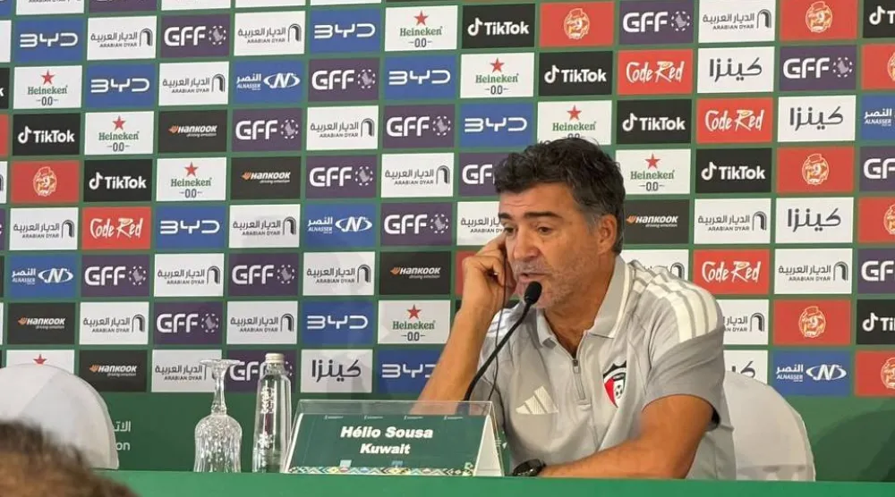 البرتغالي هيليو سوزا مدرب المنتخب الكويتي (الشرق الأوسط)