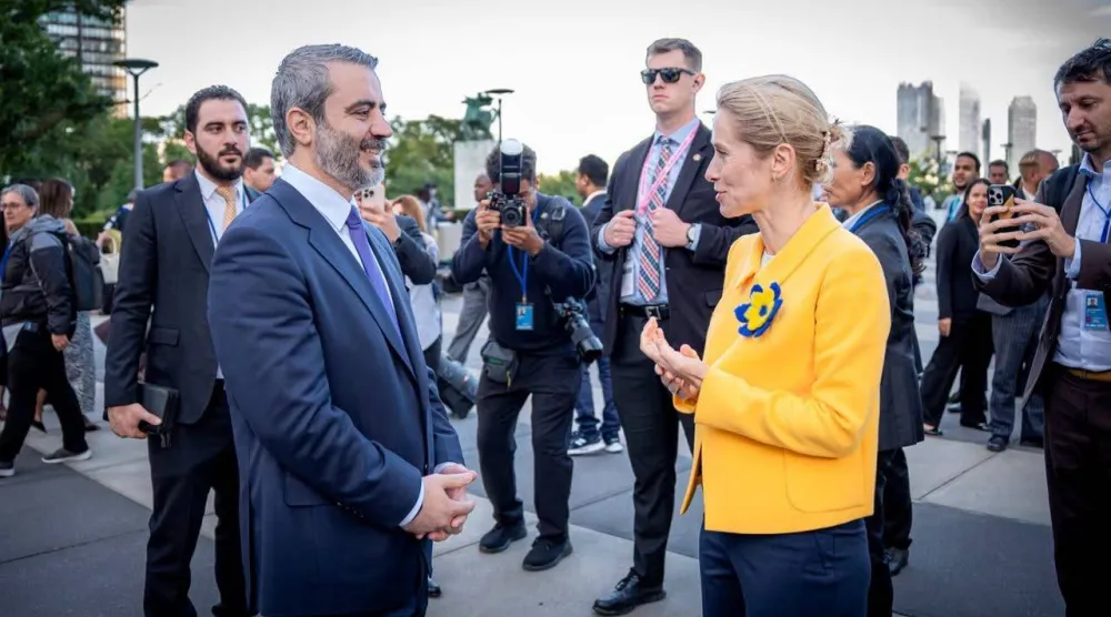 لقاء وزير الخارجية السوري أسعد الشيباني مع الممثلة العليا للاتحاد الأوروبي للشؤون الخارجية والسياسة الأمنية كايا كالاس وذلك على هامش أعمال الدورة الحادية والثمانين للجمعية العامة للأمم المتحدة (الخارجية السورية)