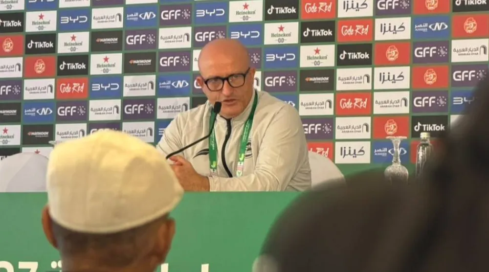 الجزائري نور الدين ولد علي مدرب المنتخب اليمني (الشرق الأوسط)
