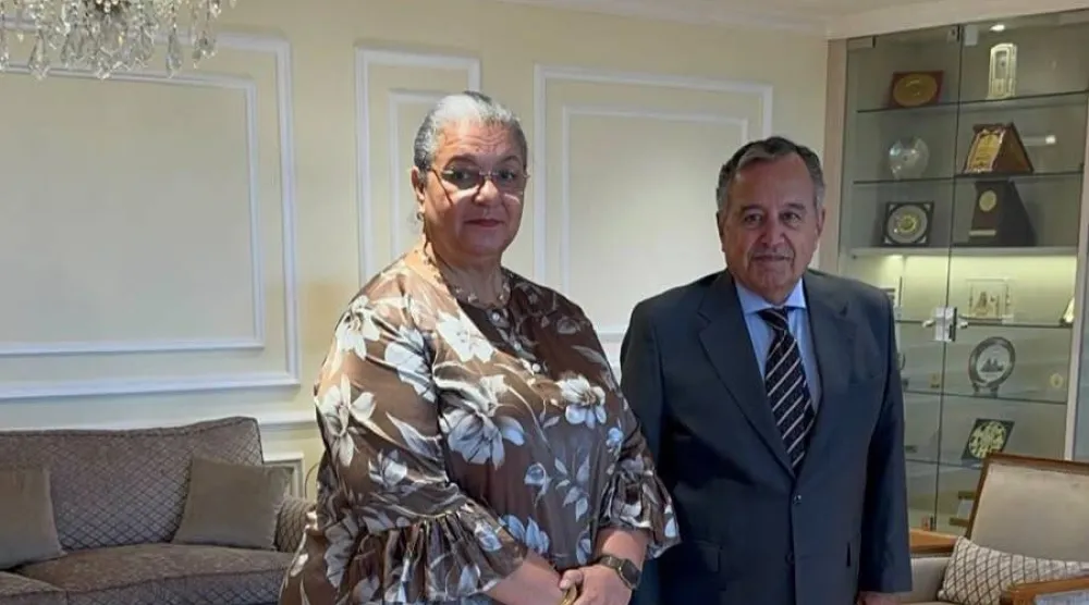 الأمين العام للجامعة العربية نبيل فهمي مستقبلاً المبعوثة الأممية لدى ليبيا هانا تيتيه الثلاثاء (البعثة الأممية)