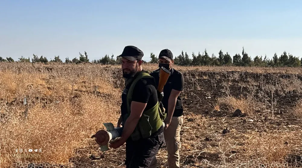 صورة نشرها قوى الأمن الداخلي السوري عن جانب من العملية الأمنية ضد خلية قالت إنها تنتمي إلى «حزب الله» (صفحة قوى الأمن الداخلي السوري على «إكس»)