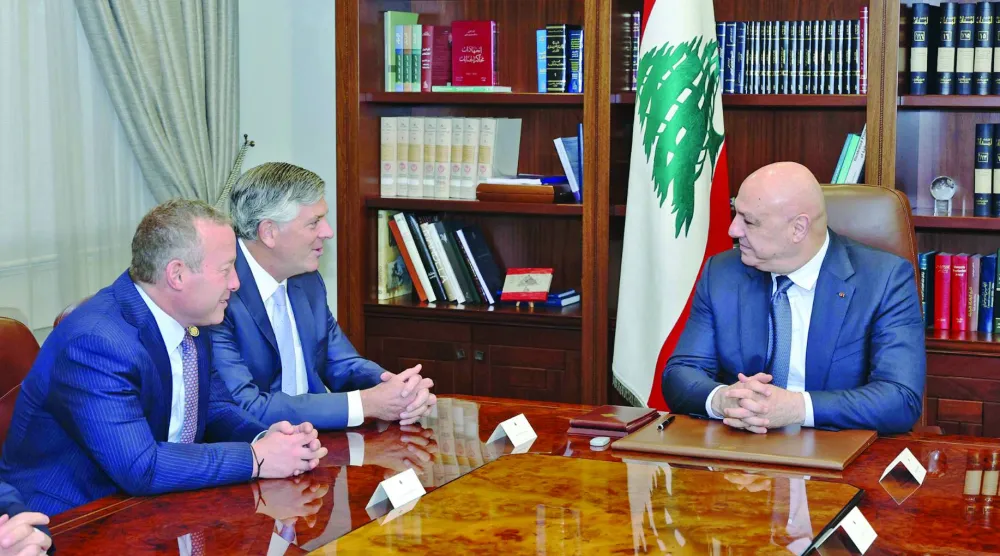 
الرئيس جوزيف عون مستقبلاً عضوي الكونغرس الأميركي دارين لحود وجوش غوتهايمر (الرئاسة اللبنانية)