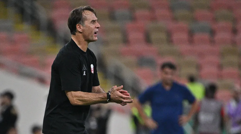 الإسباني جولين لوبيتيغي مدرب منتخب قطر (تصوير: علي خمج) 