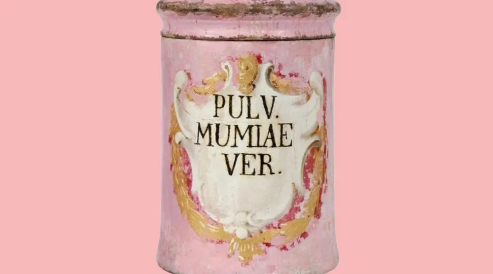 "Pulv. Mumiae Ver." etiketli eczacı kabı, Mısır mumyalarından elde edilen tarihi bir ilaç olan Mumia vera tozu için kullanılıyor (Claudia Sachße/Eurekalert)