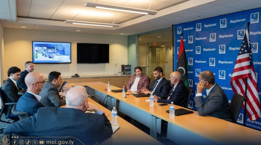 جانب من لقاء الطرابلسي وزير داخلية «الوحدة» مع مسؤولين أميركيين في واشنطن (وزارة الداخلية)