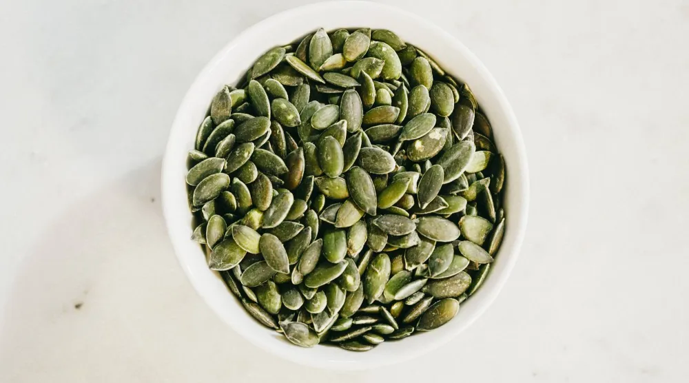 بذور الشيا تتميز بصغر حجمها وغناها بالعناصر الغذائية (بيكسلز)