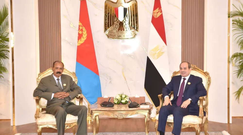 لقاء ثنائي السبت بين الرئيس المصري عبد الفتاح السيسي ورئيس إريتريا آسياس أفورقي عشية قمة تشاورية رباعية في العلمين ستجمع أيضاً قائدي السودان والصومال (الرئاسة المصرية)