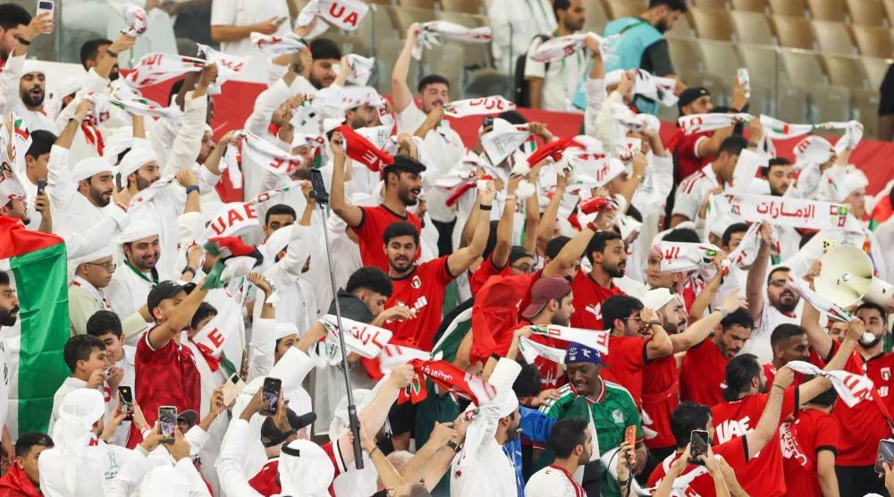 جماهير الإمارات مبتهجة بهدف الفوز أمام عمان (تصوير: عدنان مهدلي)