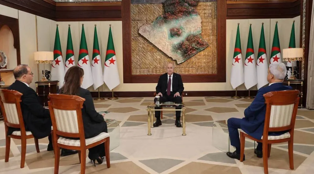 الرئيس الجزائري عبد المجيد تبون خلال المقابلة التي بثها التلفزيون العمومي (الرئاسة)