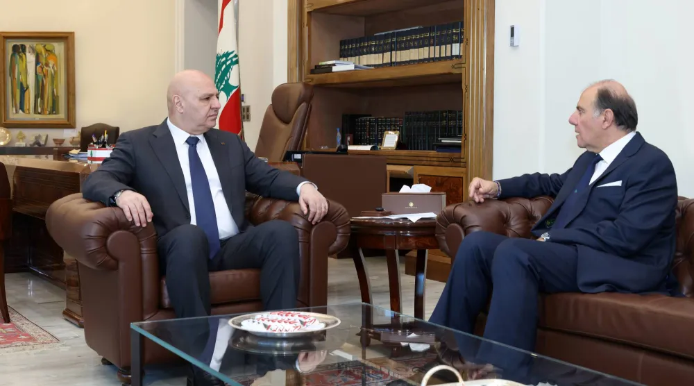 رئيس الجمهورية ملتقياً حاكم مصرف لبنان  في 2 أكتوبر (الرئاسة اللبنانية)