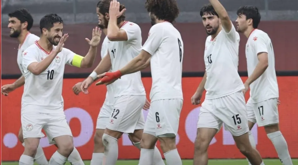 فرحة لاعبي طاجيكستان بهدف الفوز على الصين (الاتحاد الطاجيكي)