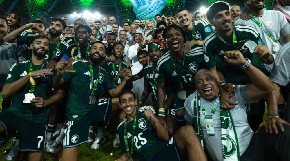 بوشل أشاد بالمدرب دونيس وكافة الأجهزة الفنية والإدارية (المنتخب السعودي) 