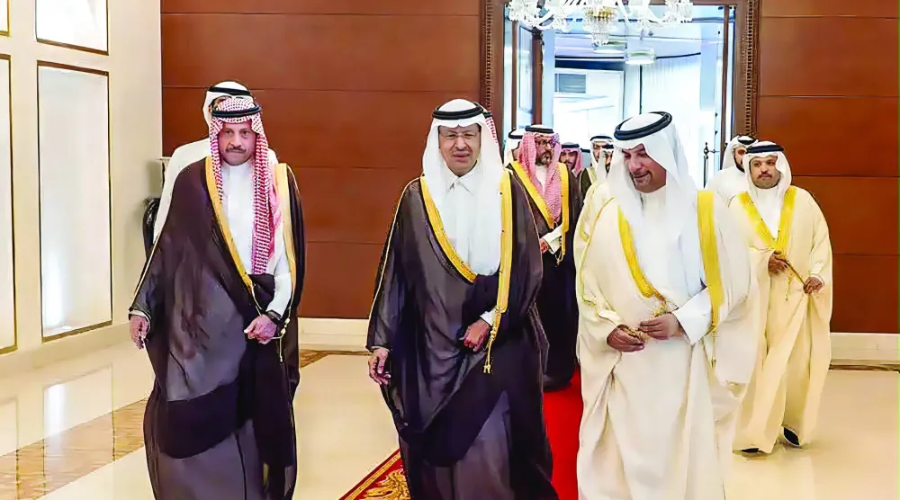 
الأمير عبدالعزيز بن سلمان لدى وصوله إلى البحرين للمشاركة في منتدى ومعرض «صنع في الخليج 2026» (إكس)